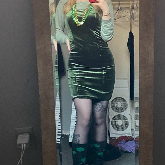 Silky forest green dress - Picture 5 of 5